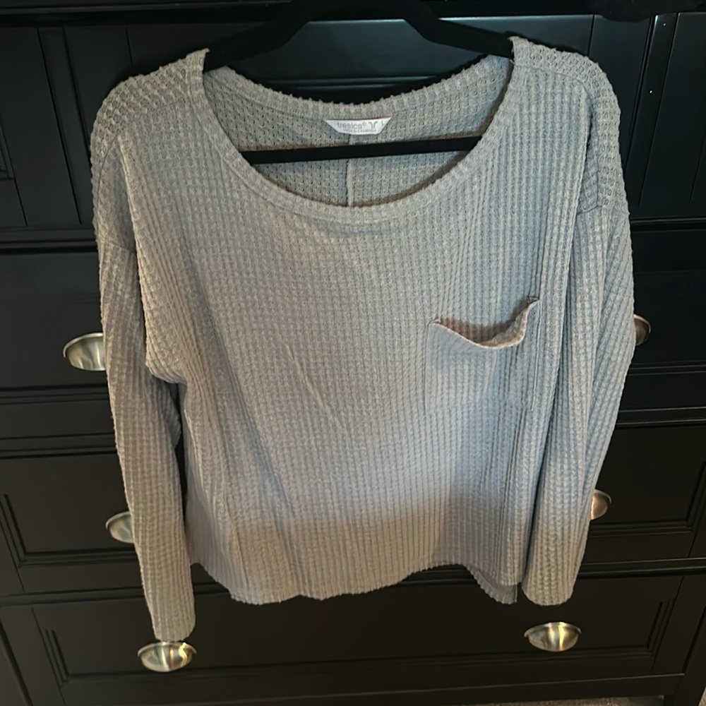 Women’s light weight sweater